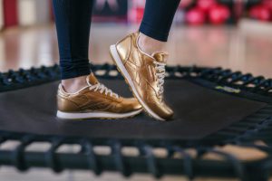 wyskacz na trampolinie 800 kcal
